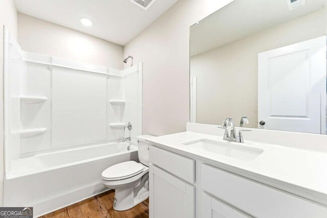 Building Photo - 1905 Westwind St