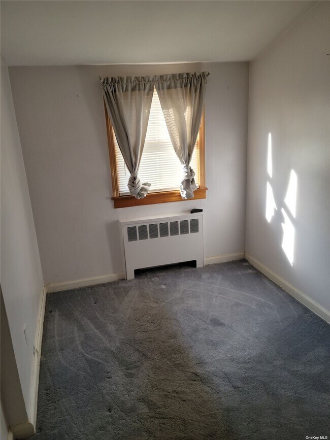 Building Photo - 48 Hendrick Ave