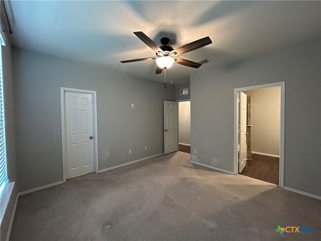 Building Photo - 755 Steeplebush
