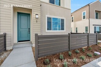 Building Photo - Gorgeous New Townhome in Chula Vista!