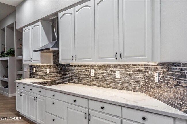 Building Photo - 10695 E Caribbean Ln