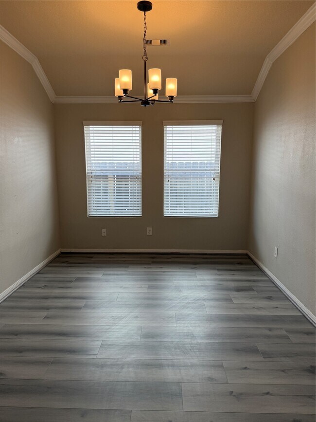 Building Photo - 3411 Apple Dale Dr