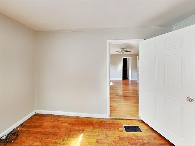 Building Photo - 369 Enota Pl SW