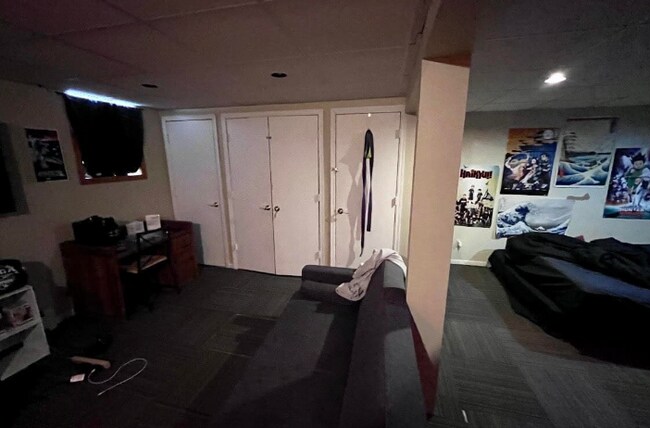 Building Photo - 8615 W Adler St