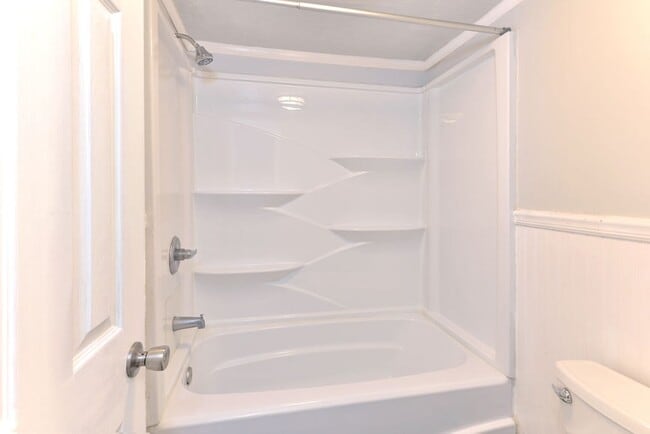 Building Photo - Gated Community Condo in Hampton