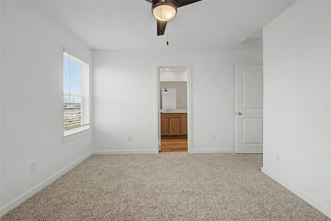 Building Photo - 2629 McHenry Lndg Ln