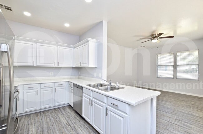 Building Photo - 1543 S Longspur Ln