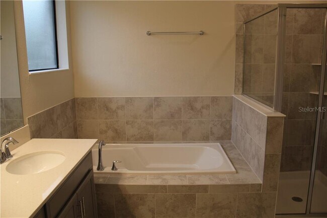 Building Photo - 1211 Payne Stewart Dr