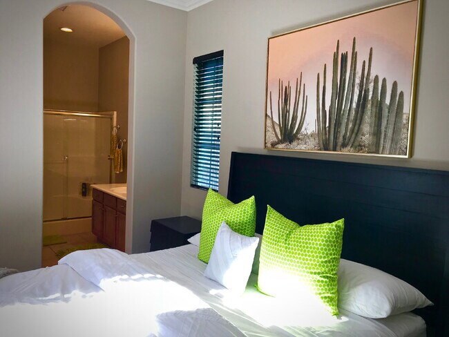 Building Photo - Villa de Gallego - Furnished Rental