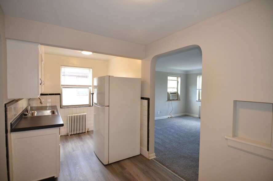 Building Photo - 6615 Bantry Ave