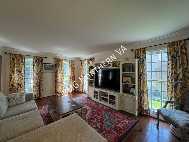 Building Photo - 10205 Daylily Ct