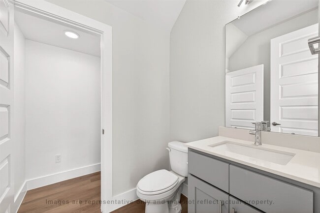 Building Photo - 10719 Mason Rd