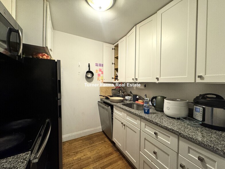 Building Photo - 772 Columbus Ave