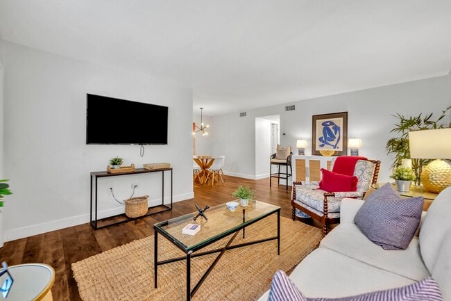 Building Photo - Lakefront Community