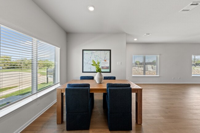 Building Photo - 1012 Camelia Grv Ct