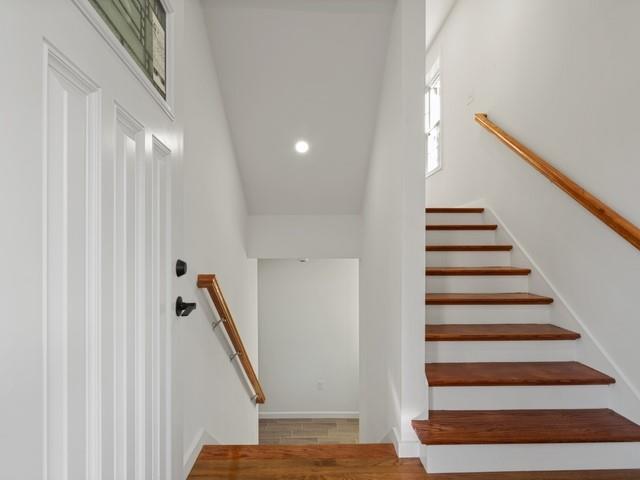 Building Photo - 24 Saint James St