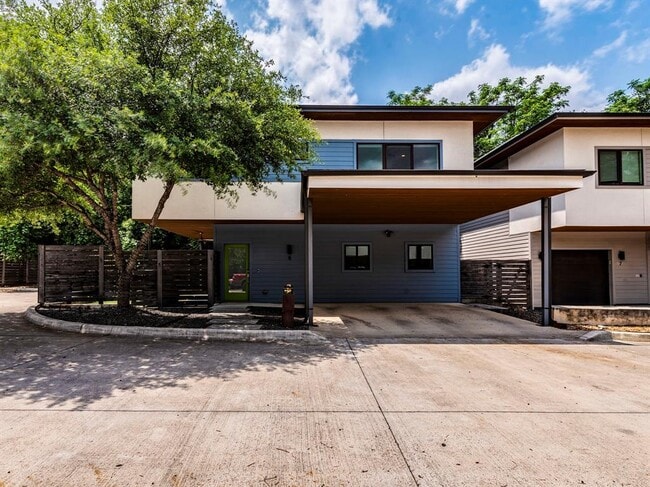 Building Photo - 2101 Montopolis Dr