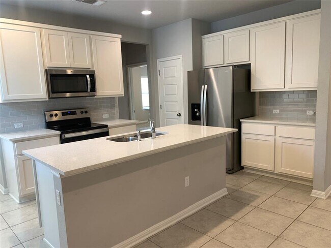 Building Photo - 241 Syrah Ct