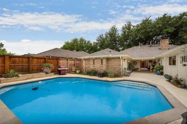 Building Photo - 6931 Echo Bluff Dr
