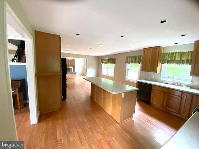 Building Photo - 14917 Lee Hwy