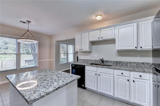 Building Photo - 3460 Maple Terrace Dr