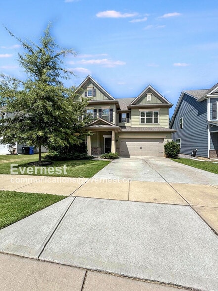 Primary Photo - 140 W Morehouse Ave