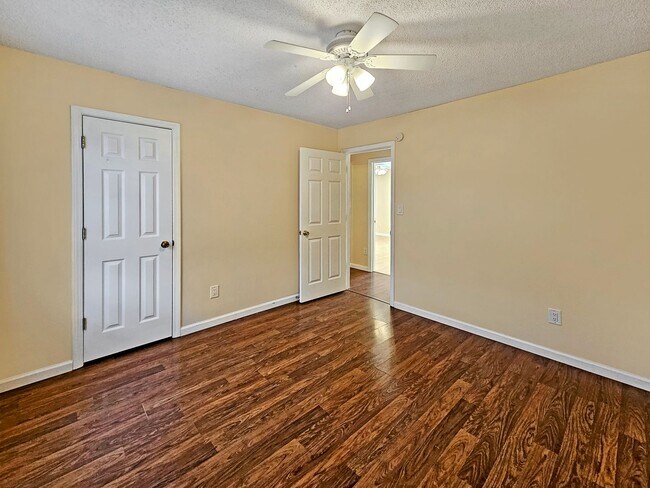 Building Photo - Charming 3 Bed, 2 Bath Home in Douglasvill...