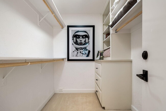 Building Photo - 6 Exeter Ct