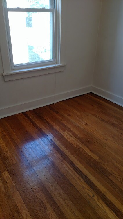 Building Photo - Fantastic and Bright Second Floor Duplex!