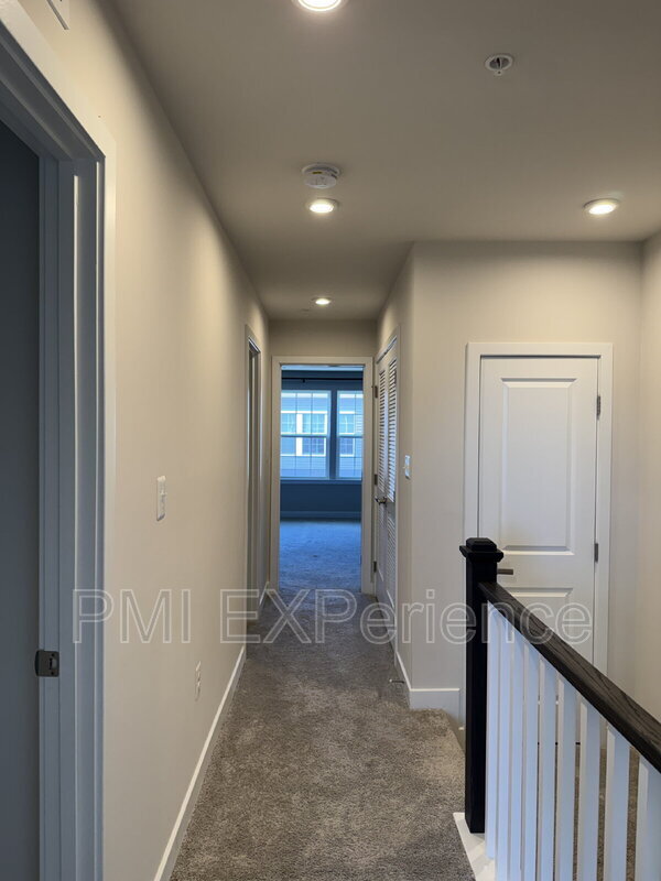 Building Photo - 5609 Greenpoint Ln