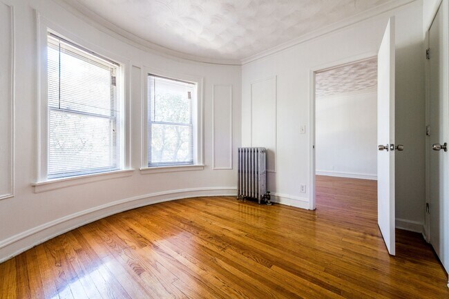 Building Photo - 7939 S Dobson Ave Chicago, IL 60619