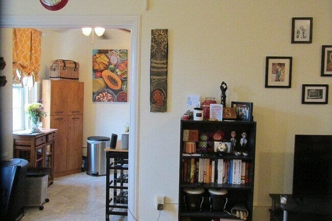 Building Photo - 1450 Beacon St