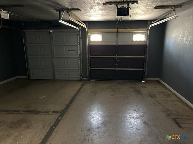 Building Photo - 2310 Zinnia Ct