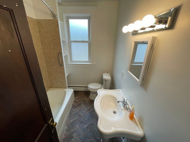 Building Photo - 6621 Church Ave