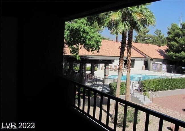 Building Photo - 2606 S Durango Dr