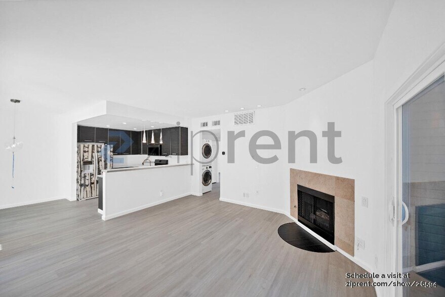 Building Photo - Unit 101