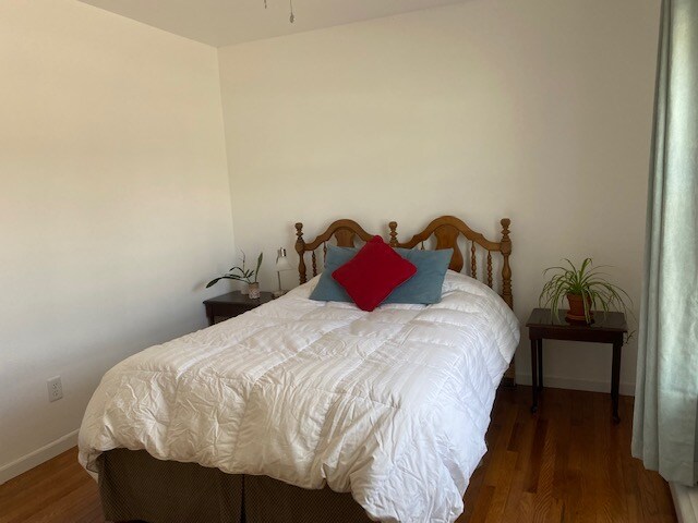 Building Photo - 883 Vineyard Ave