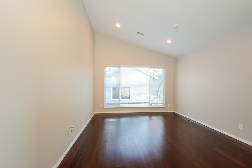 Building Photo - 5305 Springtrail Dr