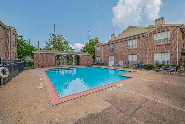 Building Photo - 2121 El Paseo St