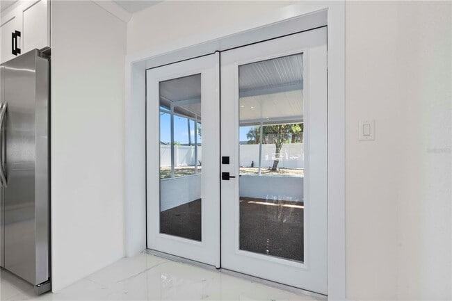 Building Photo - 8014 W Comanche Ave