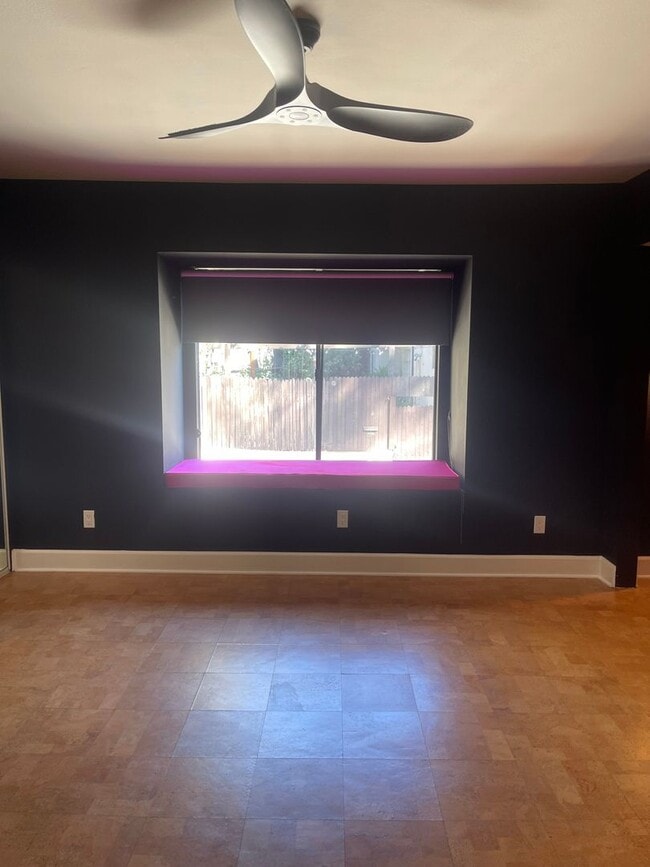 Building Photo - Hollywood Luxury 2 Bed Condo!