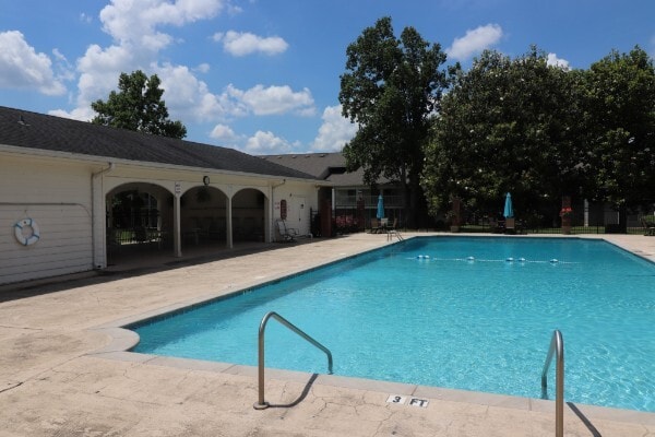 You'll love the pool and work out facilities. - 1280 Middle Tennessee Blvd