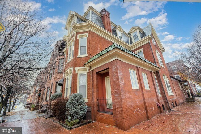 Building Photo - 801 N 2nd St