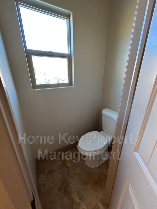 Building Photo - 157 E Foothill Dr