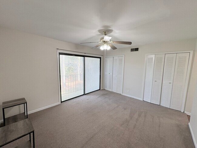 Building Photo - 240 Jamil Rd