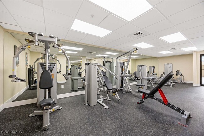 Building Photo - 520 S Collier Blvd
