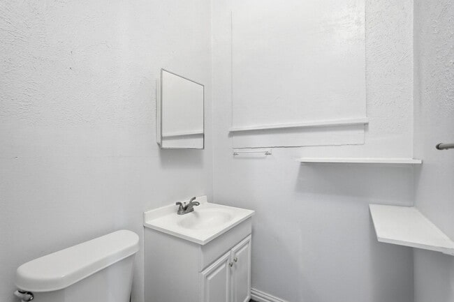 Building Photo - 516 Mill St