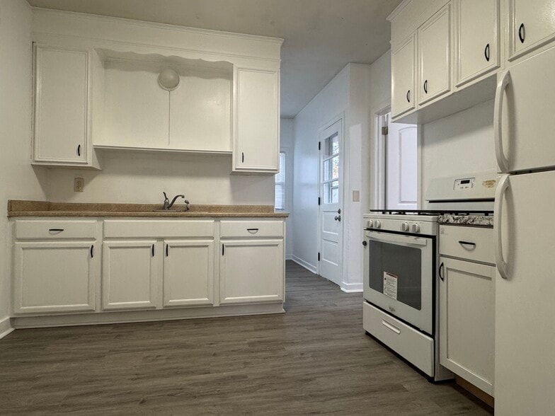 Building Photo - 99 Lansing St