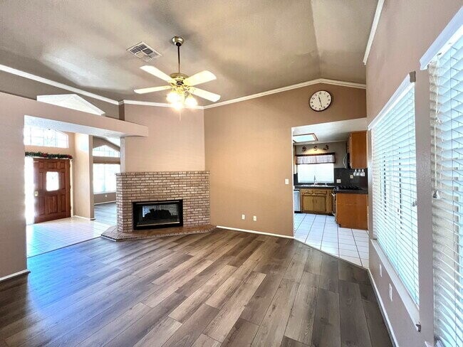 Building Photo - Spacious 4 Bed / 2 Bath Home with Loft, Fireplace & Beautiful Outdoor Entertaining Area!