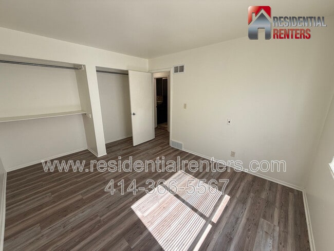 Building Photo - 7809 W Mill Rd